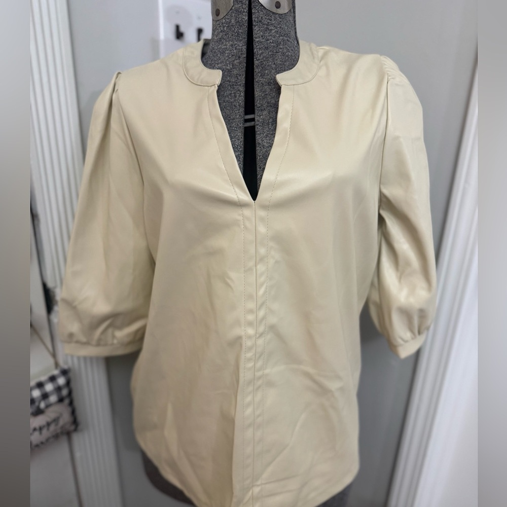 Women’s First Love V-Neck Faux Leather Puff Sleeve Top size Medium